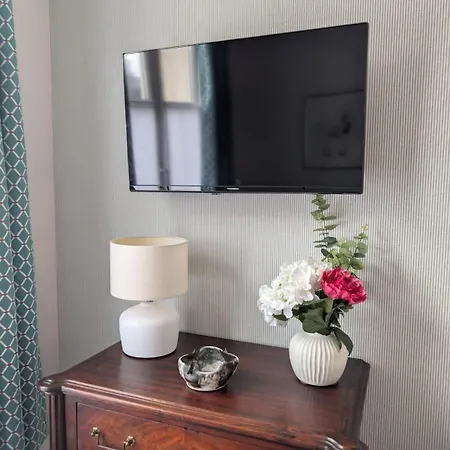 La Loge Diane, A Deux Pas Du Chateau Et Son Jardin A La Francaise Apartman