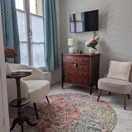 La Loge Diane, A Deux Pas Du Chateau Et Son Jardin A La Francaise Apartamento