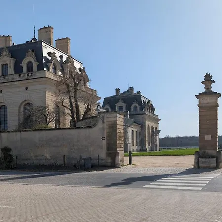 Apartman La Loge Diane, A Deux Pas Du Chateau Et Son Jardin A La Francaise *