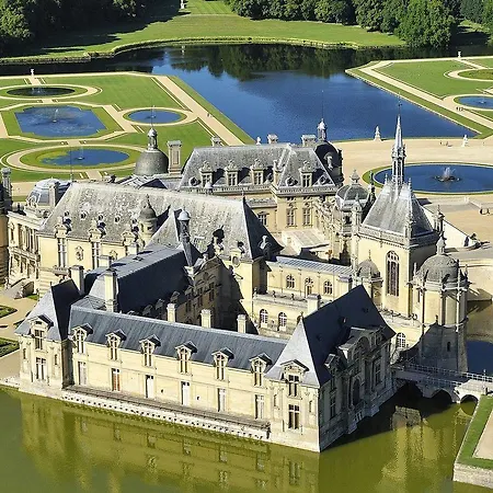La Loge Diane, A Deux Pas Du Chateau Et Son Jardin A La Francaise Apartman *